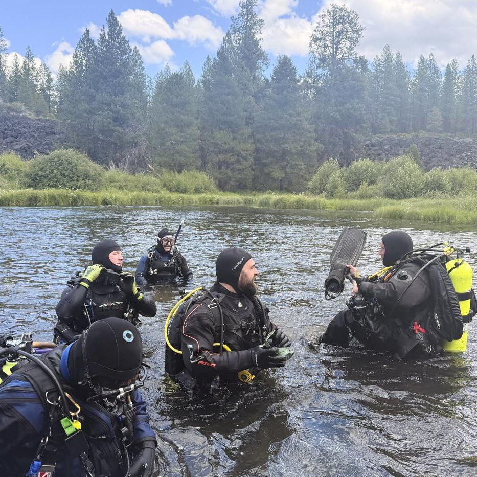 Oregon authorities identify 2 killed in waterfall accident, still searching for 1 missing